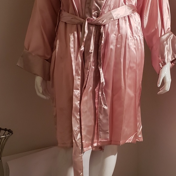 Plus size robe - Picture 3 of 4